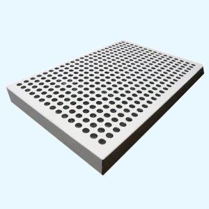 25mm perforuotas, baltos spalvos aliuminio korio plokščių